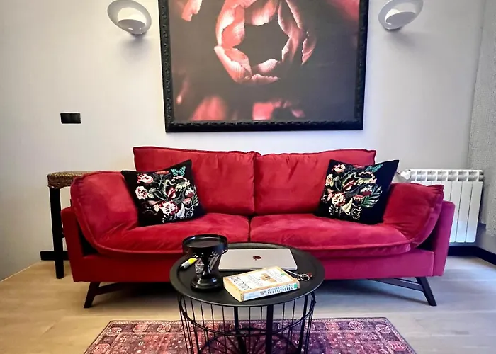 Apartment Flower House 9