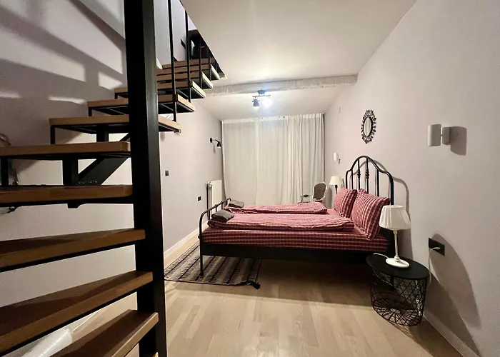 Διαμέρισμα Flower House 9 *